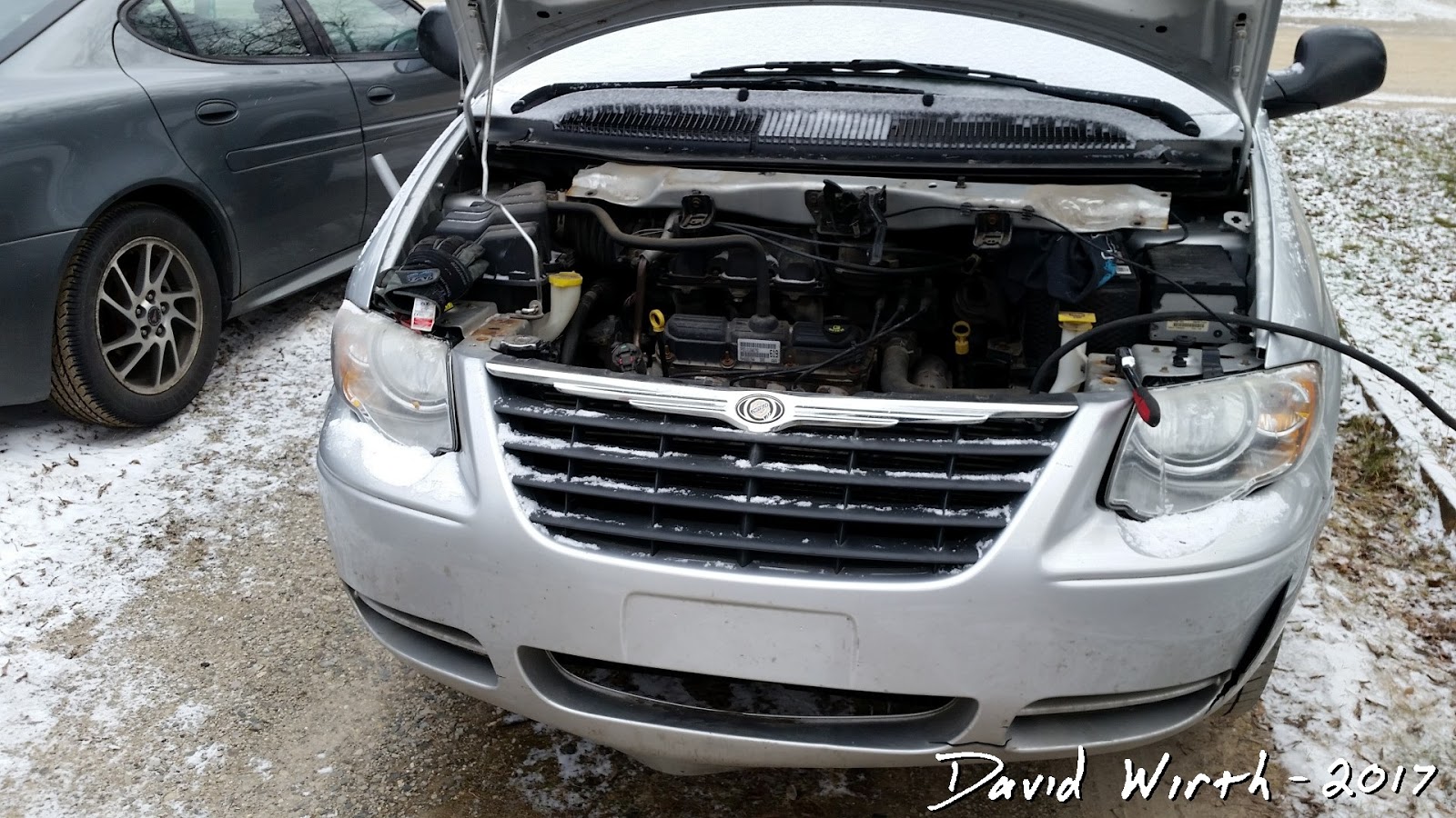 2007 chrysler town and country minivan