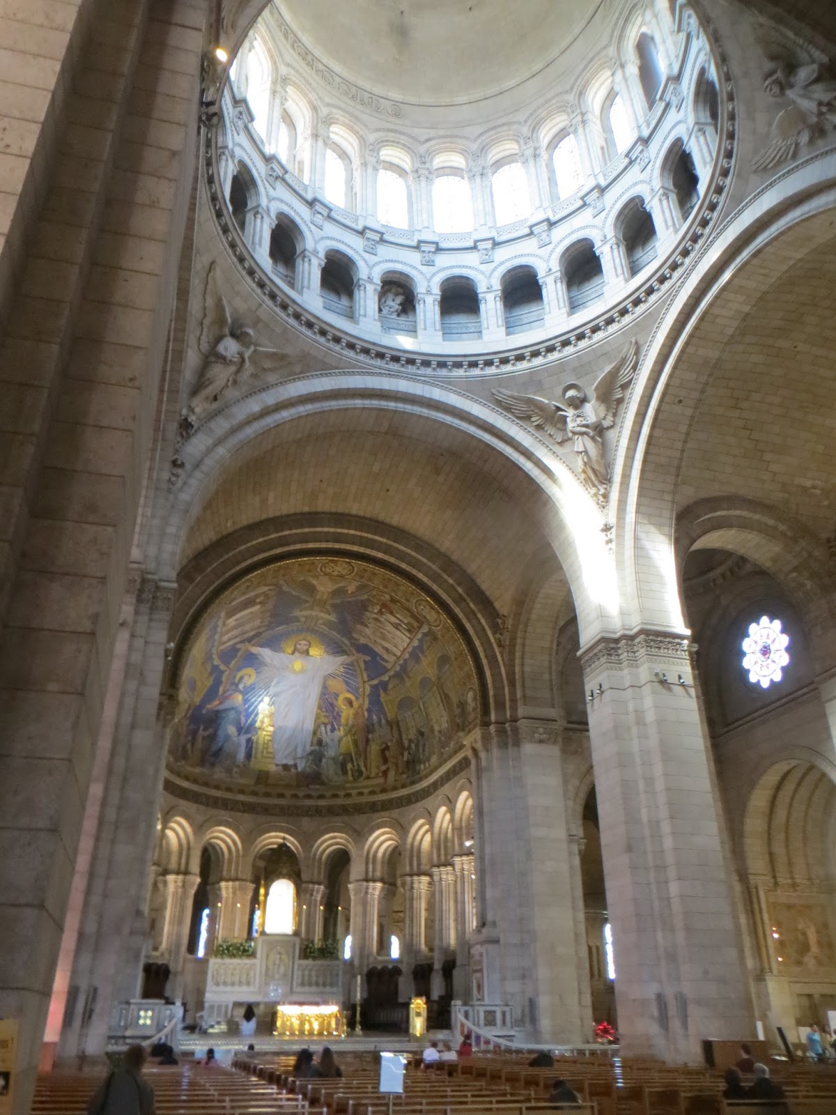 Reportage On Way Basilica del Sacro Cuore Parigi