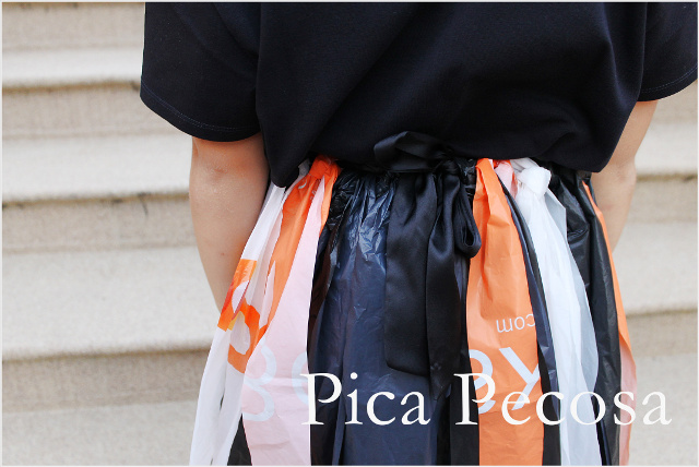 como-hacer-vestido-bruja-diy-halloween-con-bolsas-basura-recicladas-paso-3