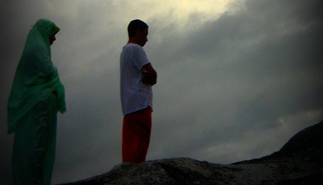 Niatnya untuk Ibadah, Tapi Masa Iya Sih Shalat Berdua Bareng Pacar Tak Apa-apa? Niatnya untuk Ibadah, Tapi Masa Iya Sih Shalat Berdua Bareng Pacar Tak Apa-apa?