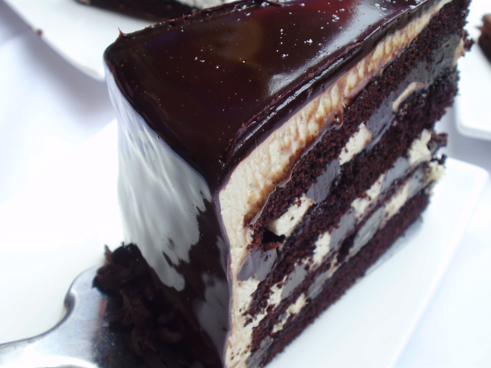KELAS RUSSIAN BLACK WHITE CAKE