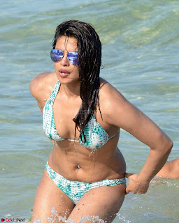 Priyanka Chopra on beach in White and green Bikini Enjoying Miami Day 5 ~  Exclusive 03