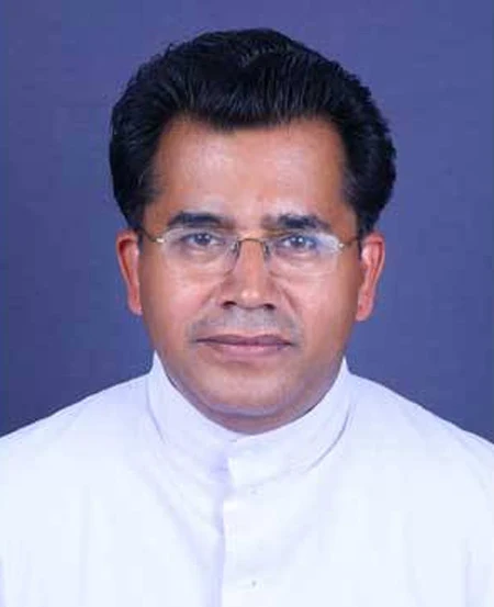 Rector stabbed to death by sexton in Malayattoor Church, Kochi, News, Local-News, Murder case, Crime, Criminal Case, Police, Hospital, Treatment, Kerala
