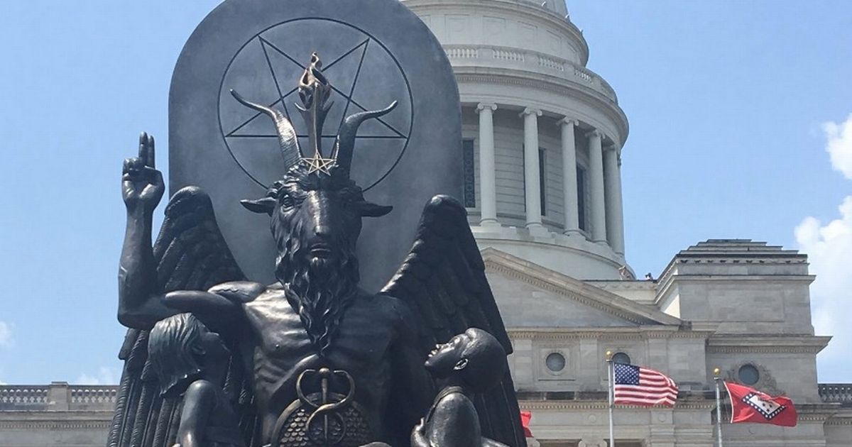 Ντόναλντ Τραμπ: «Δεν εμπιστεύομαι κανέναν στον Λευκό Οίκο» – «Είναι ο πιο δόλιος και μοχθηρός κόσμος» Ντόναλντ Τραμπ: «Δεν εμπιστεύομαι κανέναν στον Λευκό Οίκο» – «Είναι ο πιο δόλιος και μοχθηρός κόσμος»