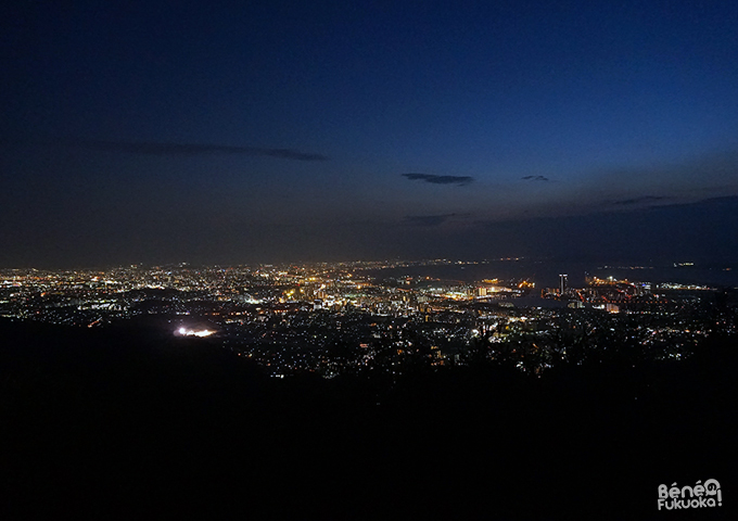 立花山から福岡の夜景