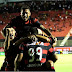 Com três gols de Neilton, Vitória bate Bragantino e avança na Copa do Brasil
