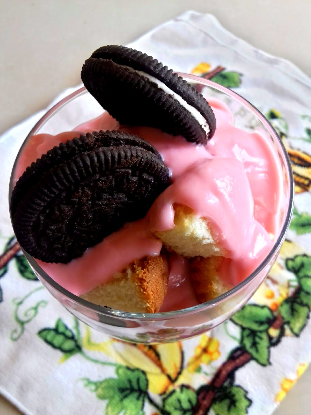 VANILLA CAKE OREO YOGHURT PARFAIT / Nairobi Kitchen