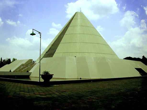 Contoh Benda Yang Berbentuk Limas Segitiga Seputar Bentuk