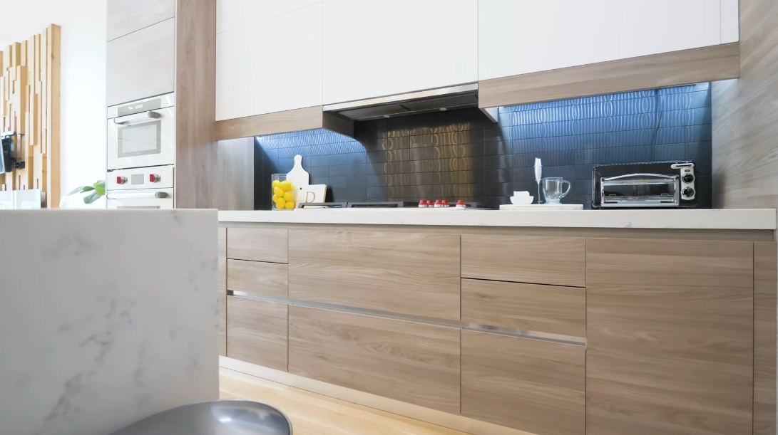 35 Interior Design Photos vs. 3046 N Ashland Ave Unit 1, Chicago Luxury Townhome Tour