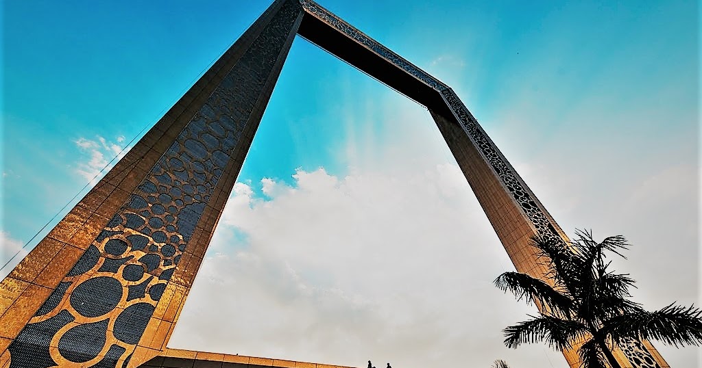 Worlds Largest Picture Frame Archtracker