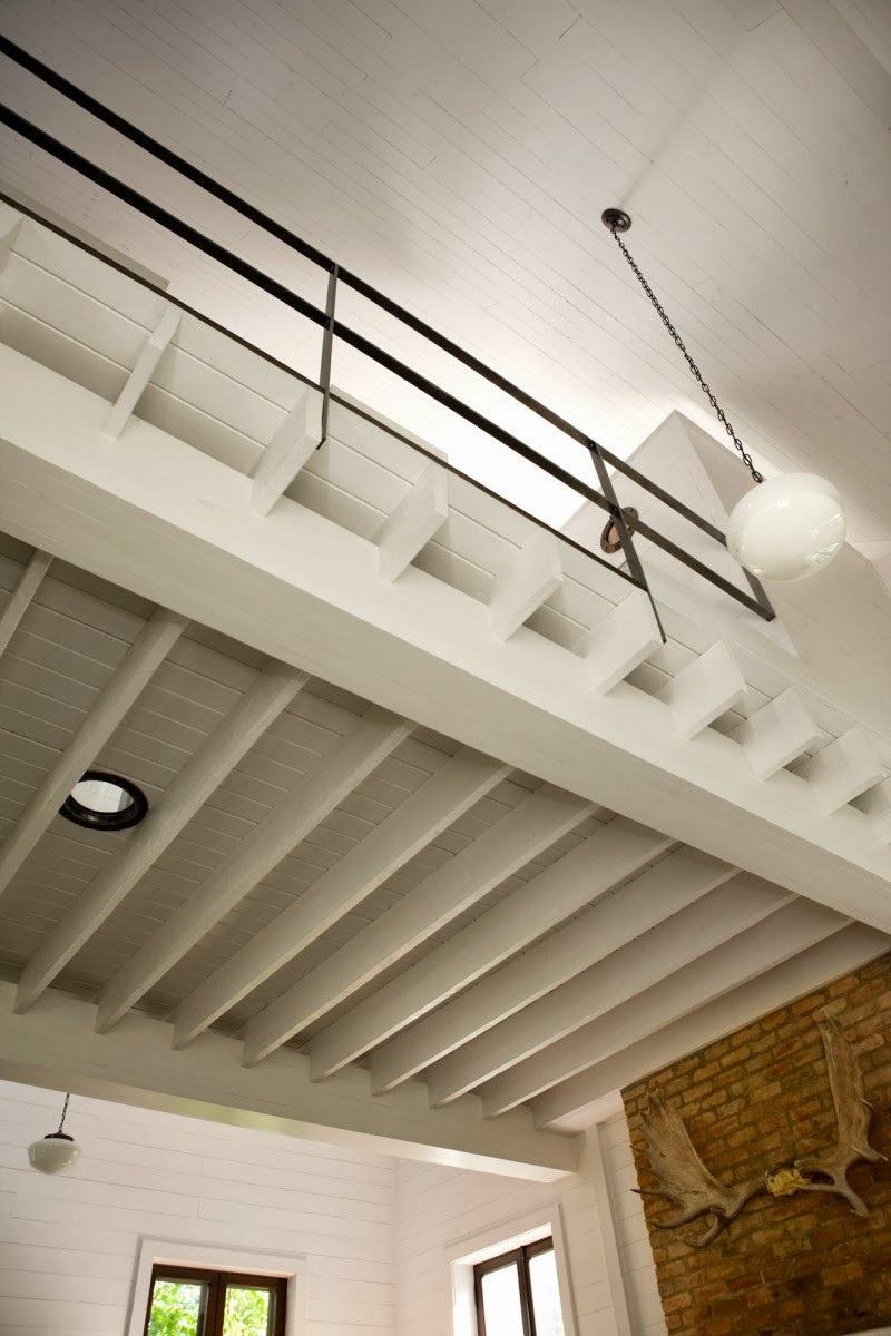 Diseño Interior con un Toque Rústico y Elementos Modernos