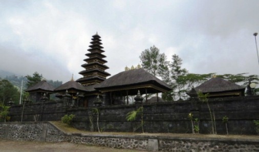 Besakih Temple Piodalan Anniversary , Besakih Temple Complex