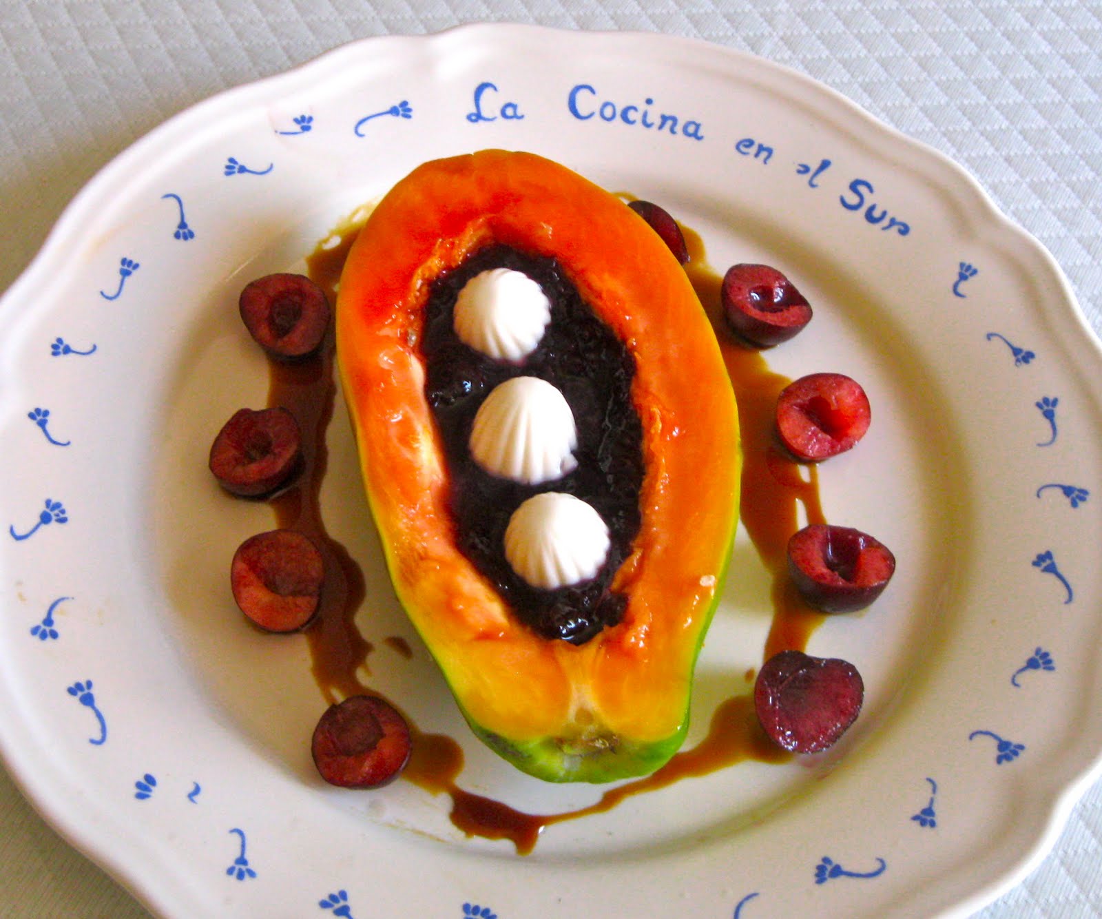 LA COCINA EN EL SUR PAPAYA CON QUESO FRESCO Y MERMELADA DE ARANDANOS