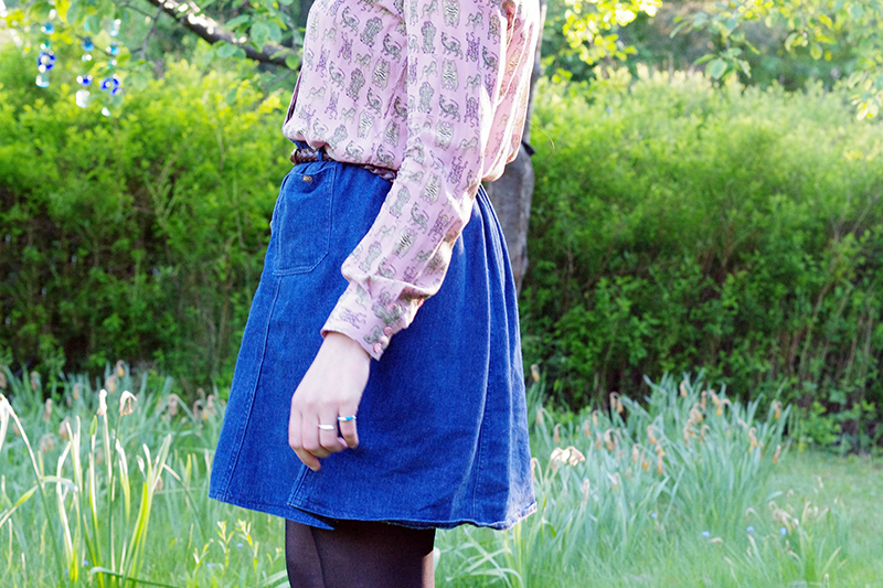 Monthly Makers återbruk, omsydd kjol av Alicia Sivertsson. aliciasivert alicia sivert sivertsson monthly makers blogg bloggare bloggutmaning utmaning kreativ kreativitet skapande skapa sy om återbruk återbruka tema remake kjol jeans jeanskjol av klänning loppis second hand begagnat göra om omsydd