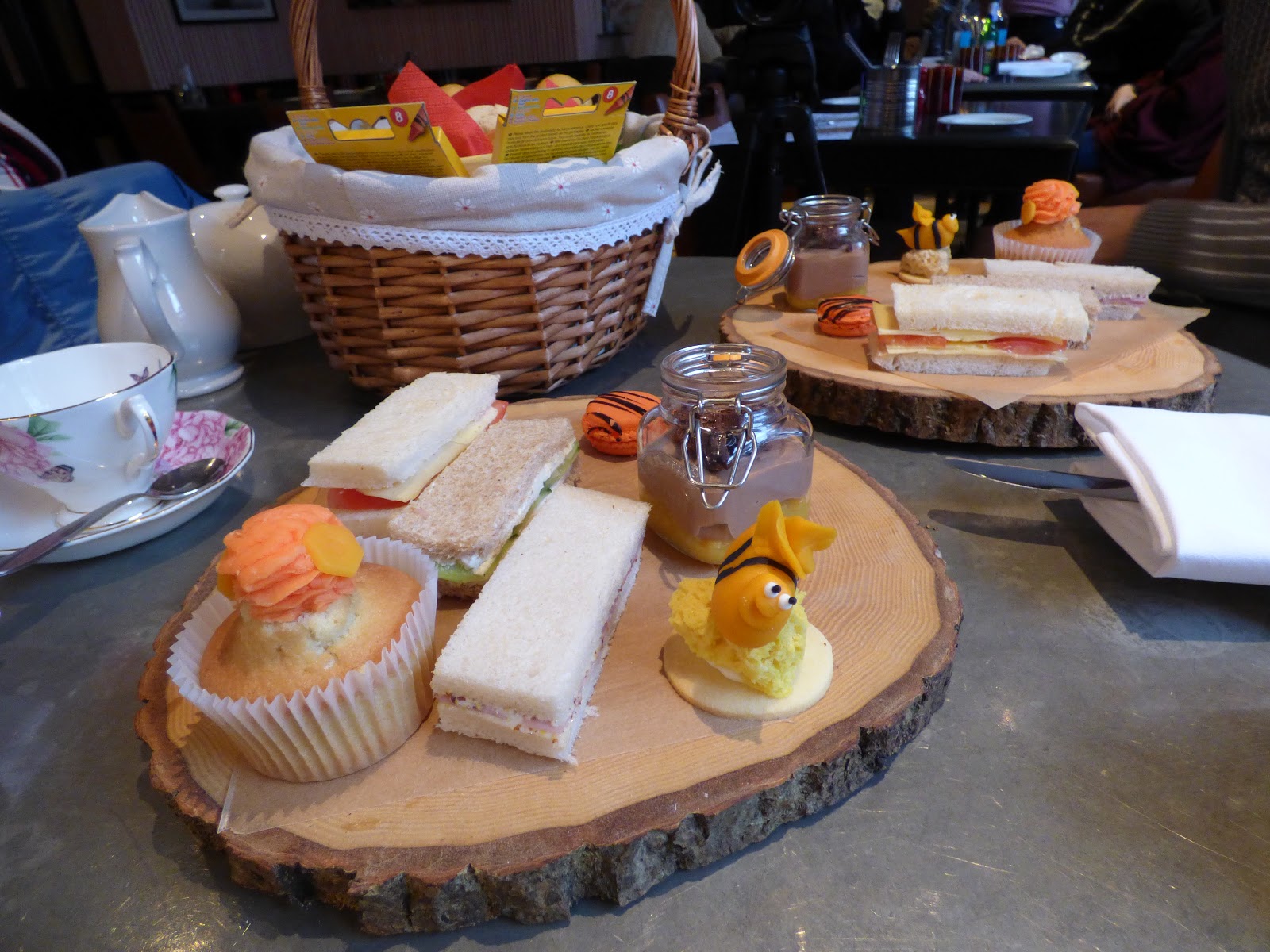 Scribbling Lau Afternoon tea review Silly Old Bear Winnie the Pooh afternoon tea
