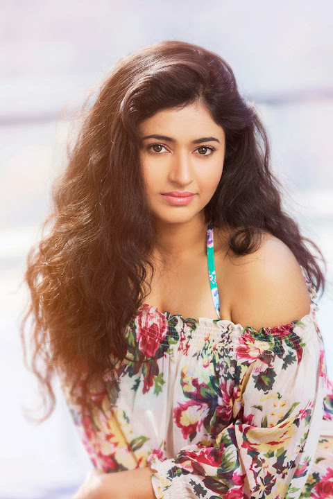 poonam bajwa glamour stills
