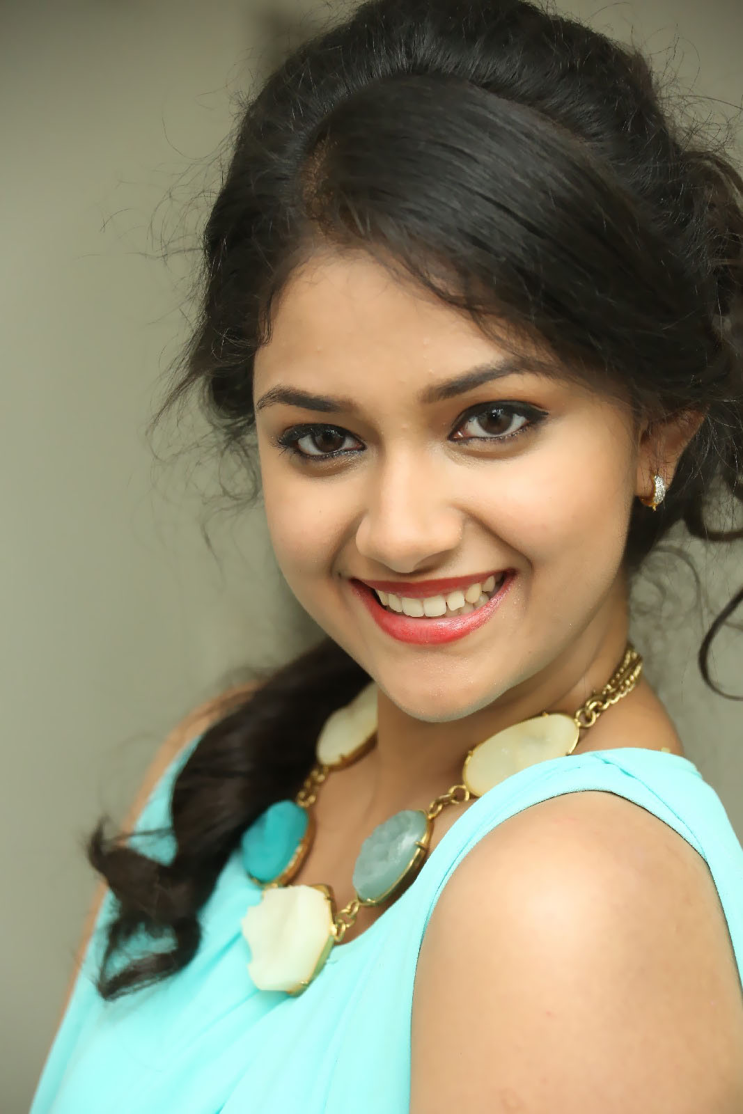 Actress Stills Hot Videos: Tamil Actress Keerthy Suresh New Cute Stills