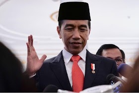 Jokowi Lantik Gubernur Terpilih Besok di Istana Jokowi Lantik Gubernur Terpilih Besok di Istana