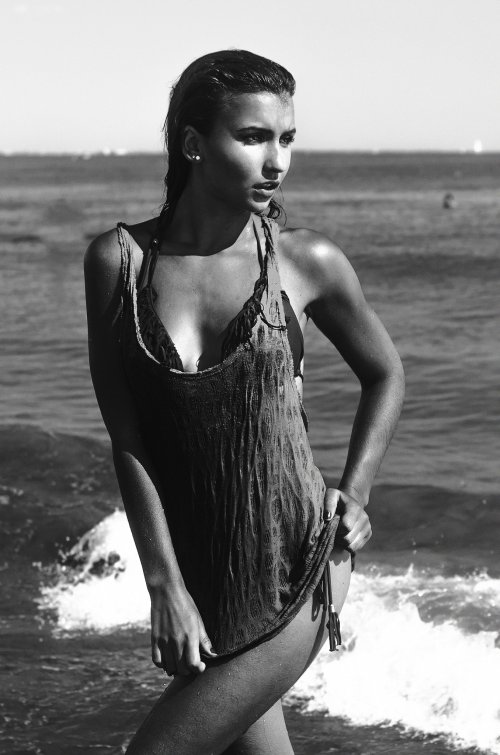 As lindas modelos nas fotografias fashion em preto e branco de Arti Frederic Arti Frederic 500px arte fotografia mulheres modelos francesas beleza sensuais preto e branco