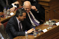 ‘Οσο χειρότερη η πραγματικότητα, τόσο την αρνούμαστε. Διαθέτουμε αμυντικό μηχανισμό που μας ξυπνάει όταν βλέπουμε εφιάλτες. ‘Όταν ο εφιάλτης είναι πραγματικός μας κοιμίζει, όπως τις στρουθοκαμήλους, που χώνουν το κεφάλι στην άμμο. Αρνούμαστε την πραγματικότητα που δεν αντέχουμε.