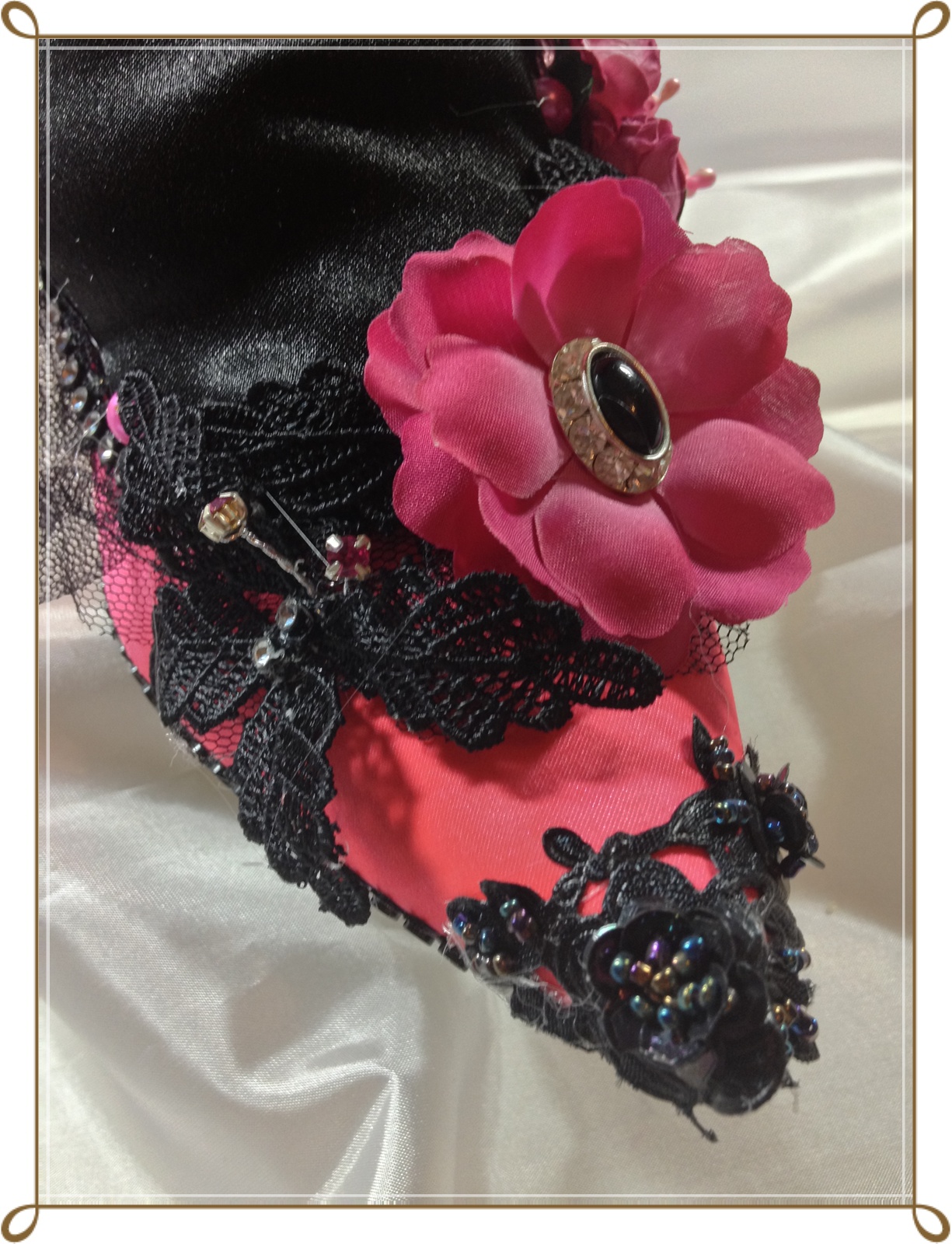 lollydollycrafts Tutorials: Altered Shoe Tutorial Shocking Pink and Black