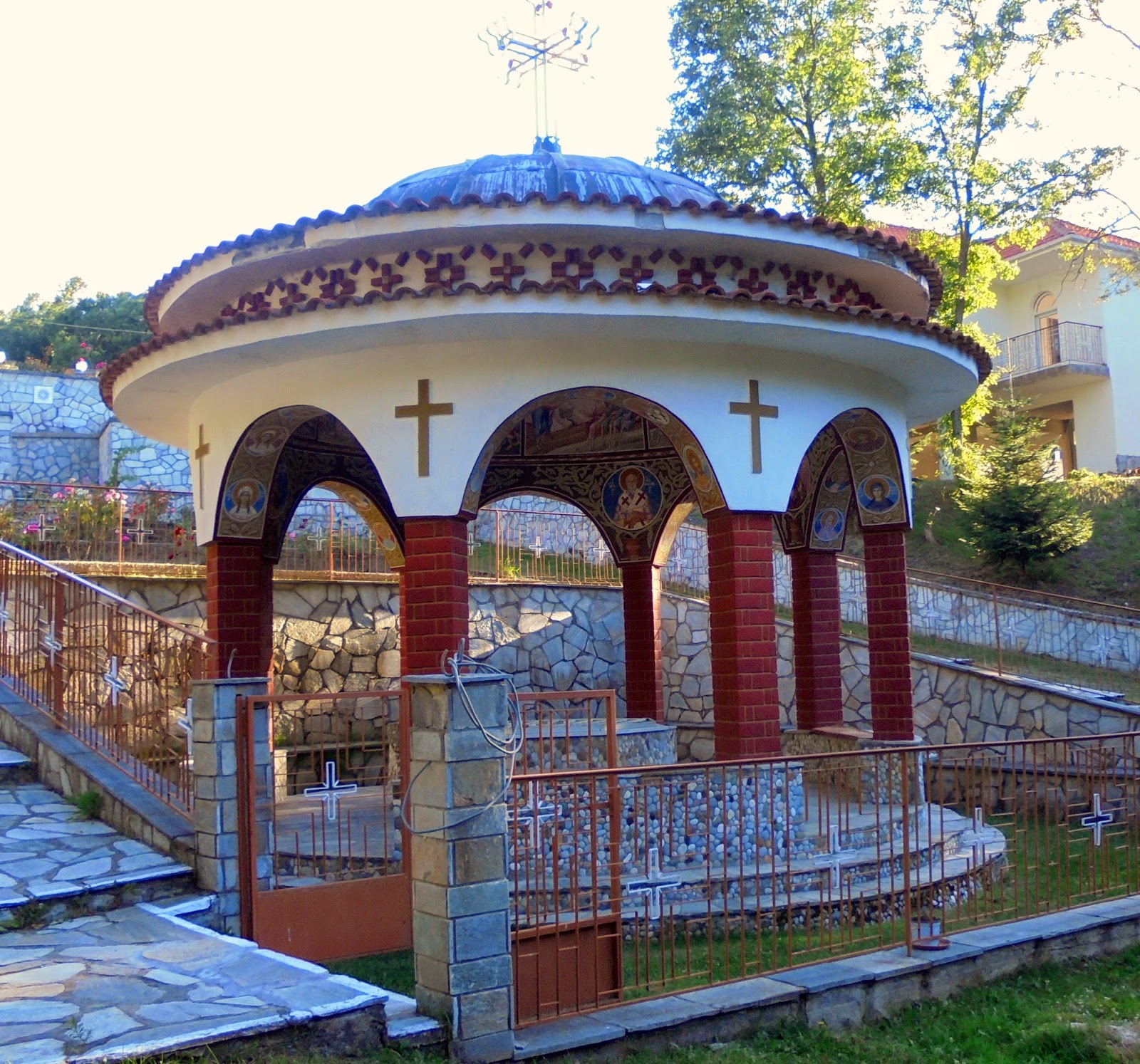 ο ναός της Αναλήψεως του Σωτήρος στον Άγιο Βαρθολομαίο της Φλώρινας