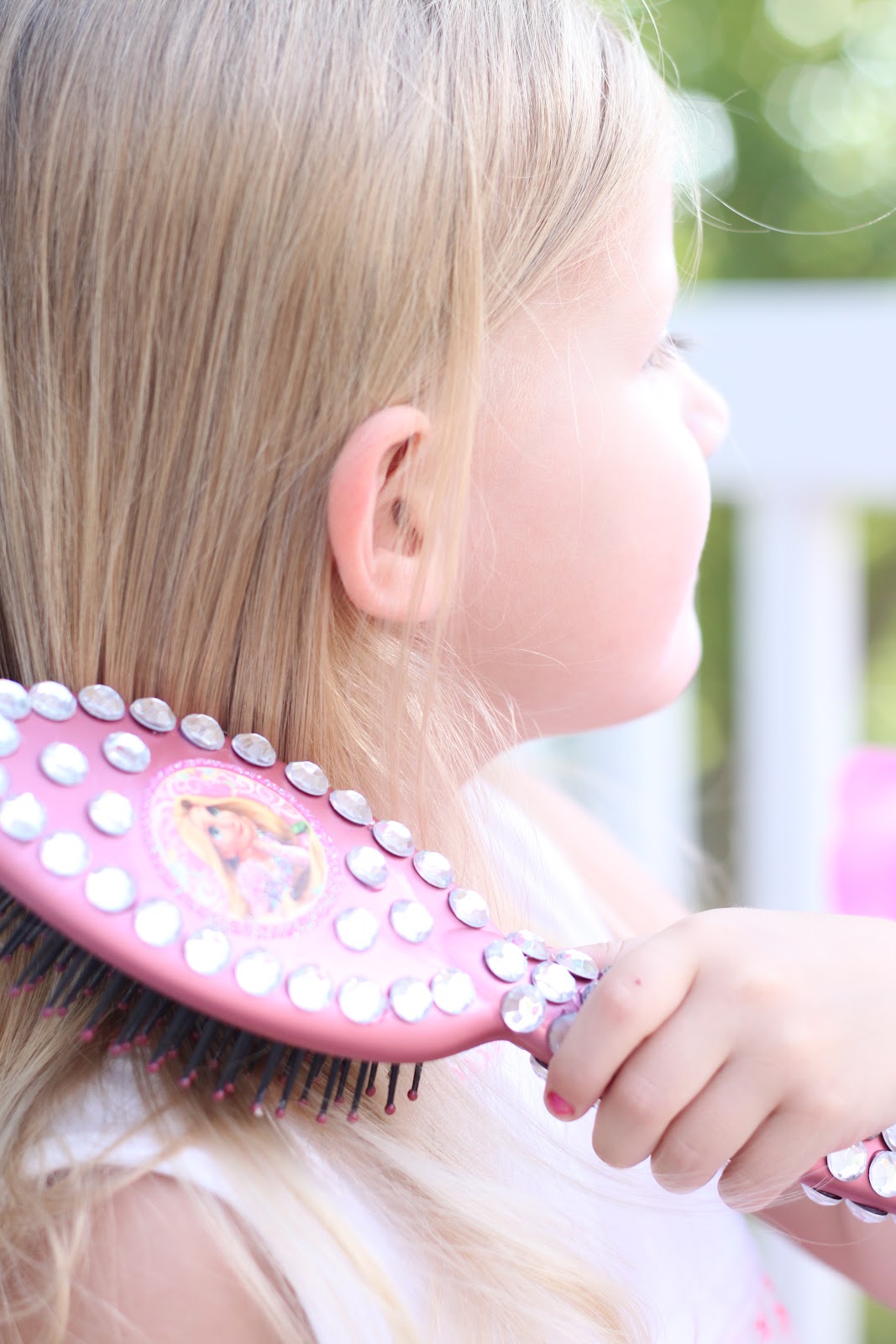do it yourself divas DIY Tangled/Rapunzel Hairbrush