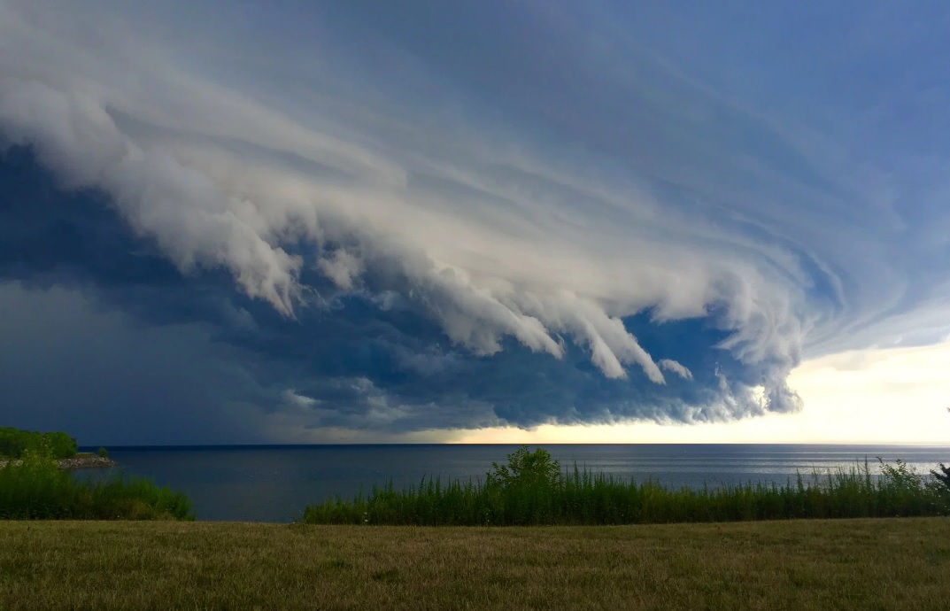 Scott Sabol's World of Weather What Are Shelf Clouds?