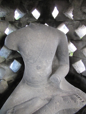 Buda sin cabeza, Borobudur