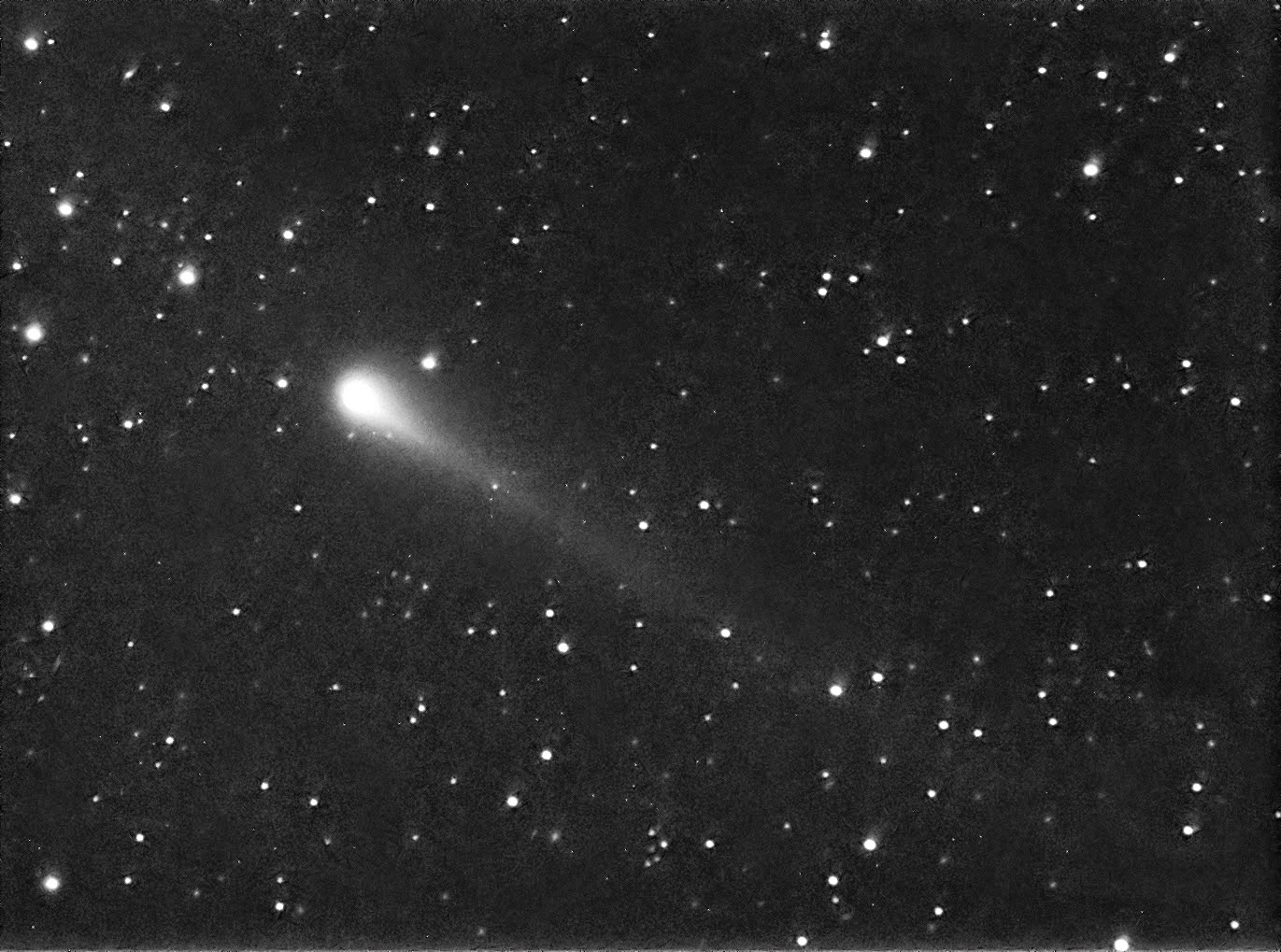 Комета понса брукса 2024 фото. Комета Понса-Виннеке. Комета 2002. Комета Цезаря. Комета Брукса.