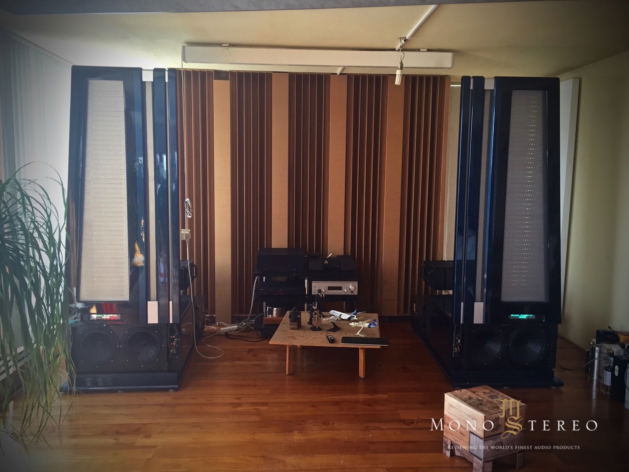 apogee electrostatic speakers