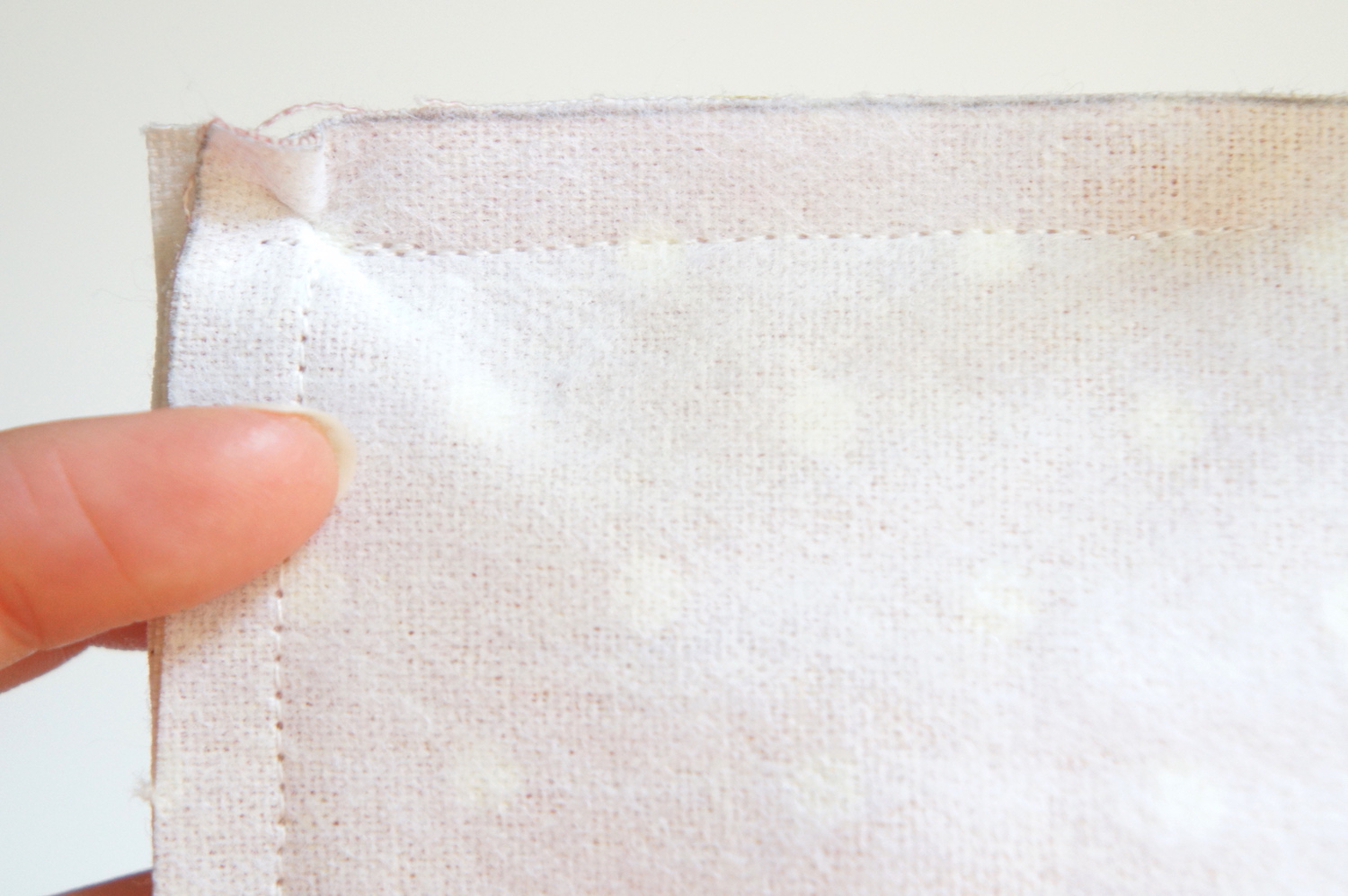 Mrs Crafty B How to Sew a Cube Pin Cushion by Jessalli