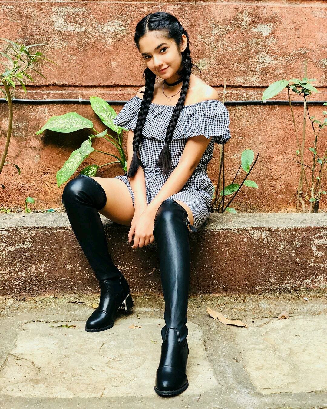 Anushka Sen Biography Height Age D O B Family Boyfriend Success 