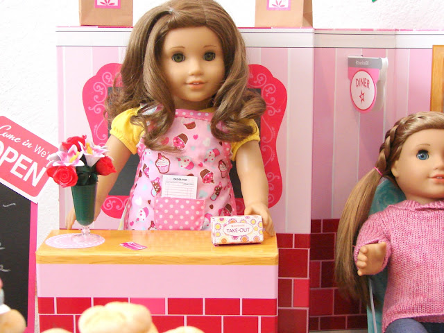 American Girl Doll Play: Product Review - American Girl Deluxe Diner Set