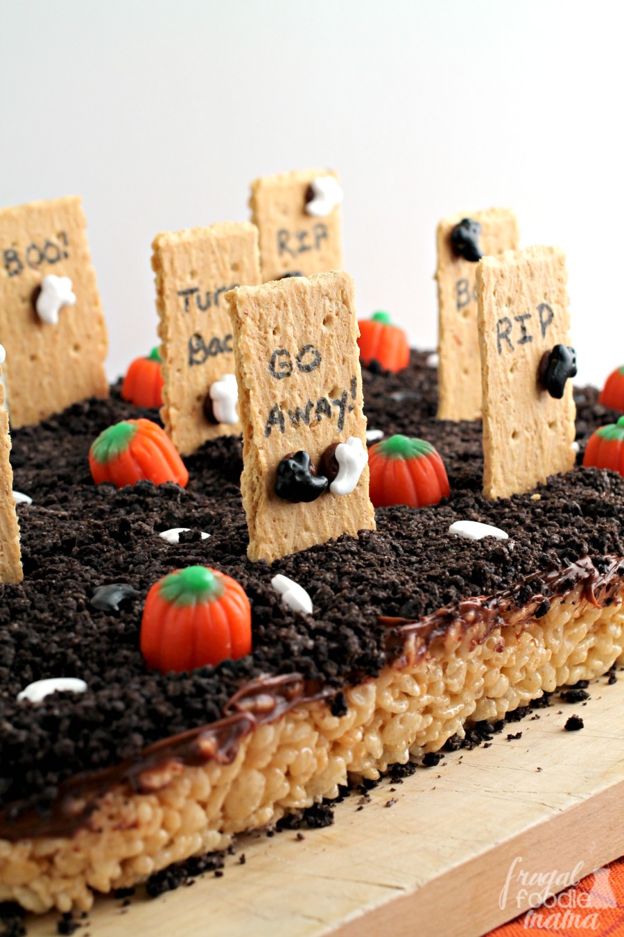 Frugal Foodie Mama: Haunted Graveyard Rice Krispies Treats