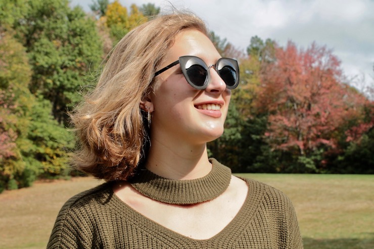Fall outfit: cutout #Zaful olive sweater, gray jeans and Standfor printed shoes