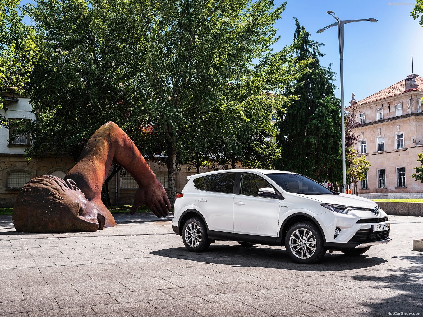 Hình ảnh xe ô tô Toyota RAV4 Hybrid EU-Version 2016 & nội ngoại thất