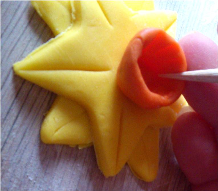 How to make a sugarpaste daffodil Utterly Scrummy Food For Families