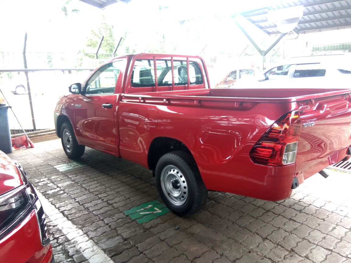 Promo Imlek khusus Toyota Hilux Single Cabin Dp 20jtan HARGA MOBIL