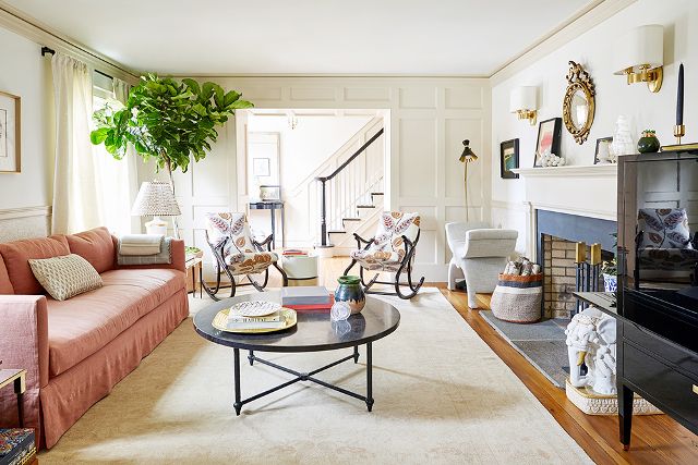 Gorgeous living room in Connecticut farmhouse of Debbie Propst of One King's Lane - found on Hello Lovely Studio