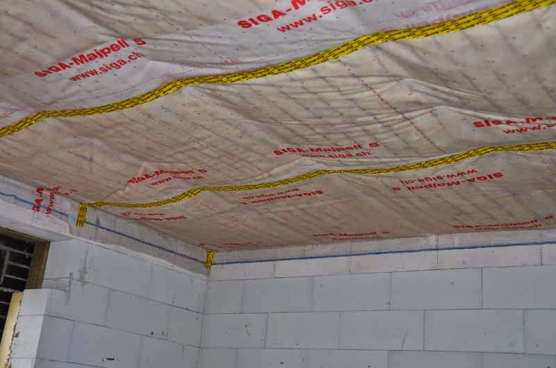 Unser Traum vom Bungalow: 10.04.2014 - Dach ist vollkommen eingedeckt