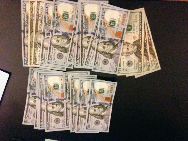 gambling bankroll hundred dollar bills cash