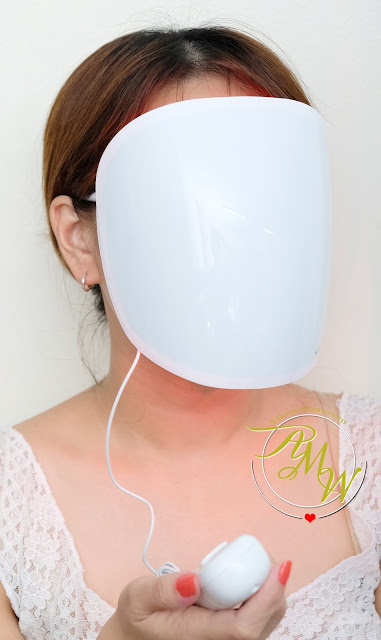 a photo of Neutrogena Fine Fairness Light Mask Review