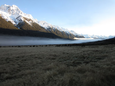 Paisajes de la carretera Milford. Parque Nacional Fiordland, Nueva Zelanda Paisajes de la carretera Milford. Parque Nacional Fiordland, Nueva Zelanda