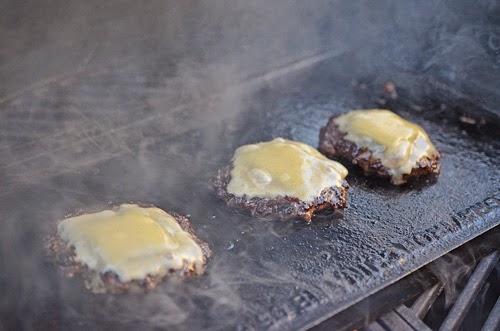 grilled sliders, cheeseburger