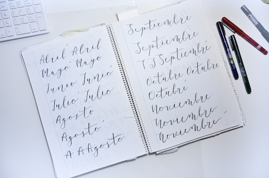 practicando caligrafía para los meses
