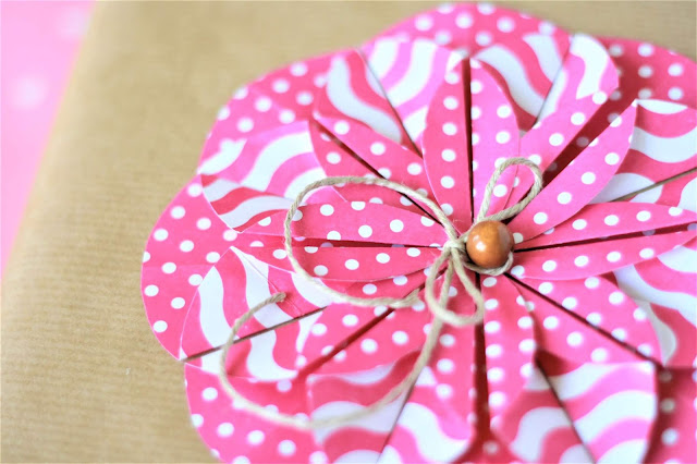 DIY: Origami-Blume basteln DIY: Origami-Blume basteln