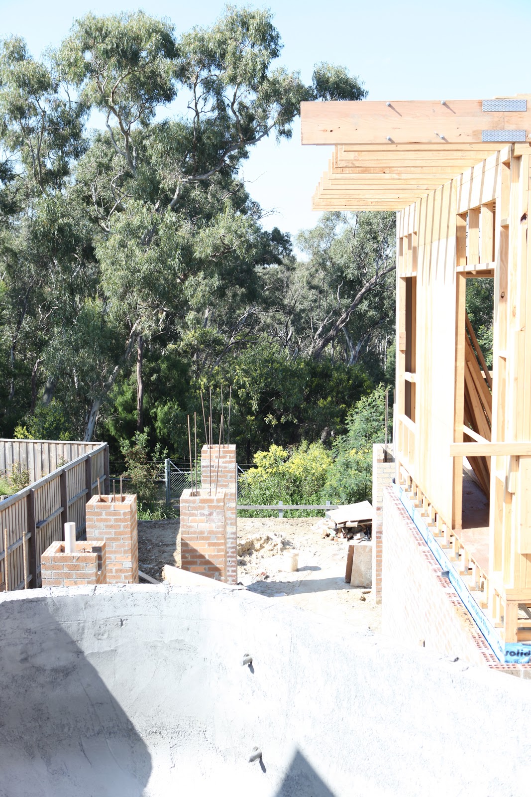 Sugarloaf Drive Build Brick Piers for the Decks / Alfresco