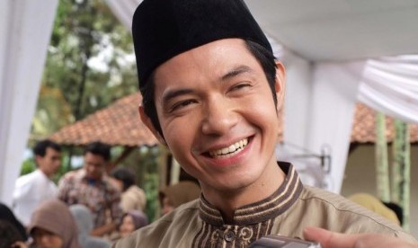Biodata Artis: Foto Dude Harlino