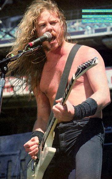 James Hetfield Foto de James Hetfield cantando en el escenario
